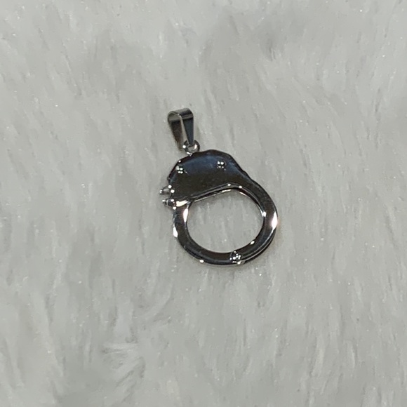 Working Handcuff Necklace Pendant - Picture 9 of 11
